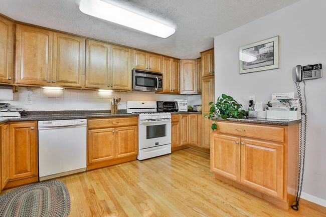 37 Windemere Way, Condo with 2 bedrooms, 2 bathrooms and null parking in Nashua NH | Image 8