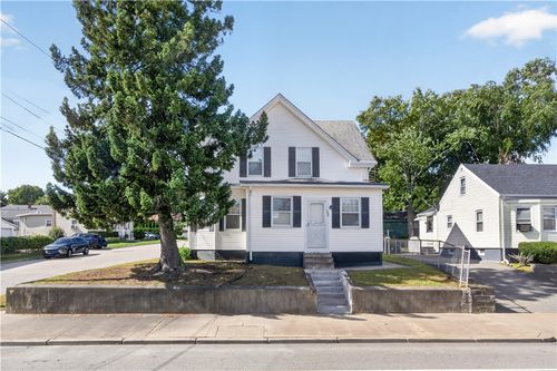 296 Power Road, Pawtucket, RI, 02860 | Card Image