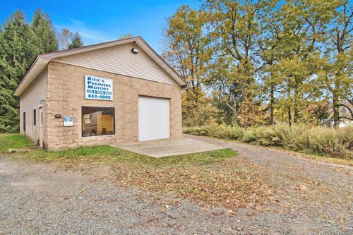 334 S Main St, Moscow, PA, 18444-9288 | Card Image