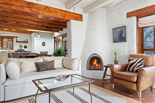 22-815 E Palace Ave, Santa Fe, NM, 87501-6401 | Card Image