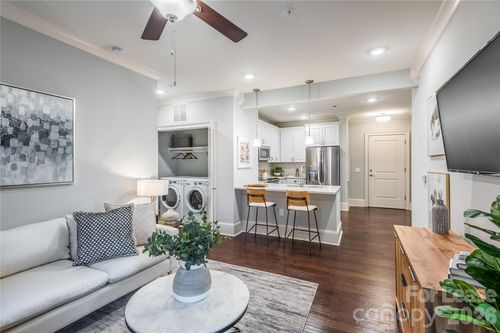 2-205-511 Queens Rd, Charlotte, NC, 28207-1593 | Card Image