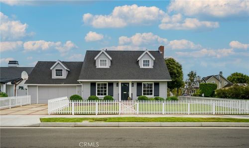 1102 Park St, Huntington Beach, CA, 92648-2729 | Card Image
