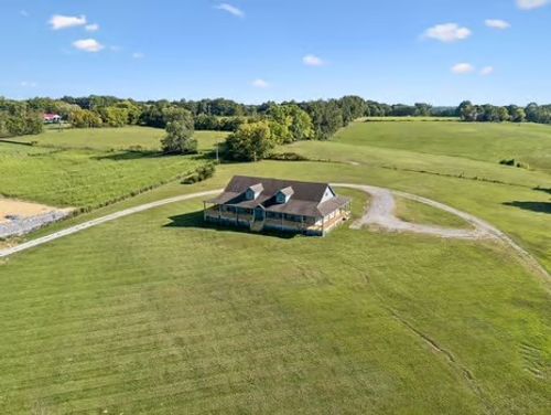 2118 Castelow Rd, Greenbrier, TN, 37073-5105 | Card Image