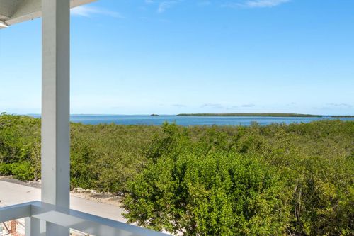 185 Ojibway Ave, Tavernier, FL, 33070-2120 | Card Image