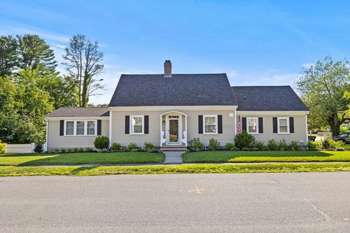 1 Stratford Rd, Andover, MA, 01810-1807 | Card Image