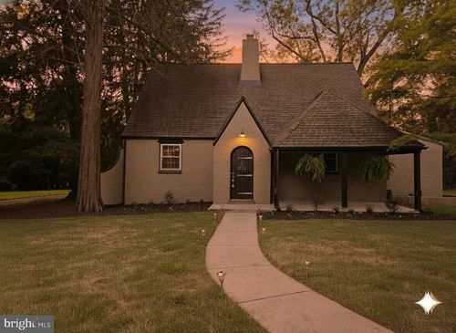 213 Fildes Ln, WALLINGFORD, PA, 19086-6117 | Card Image