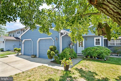 4 Deerfield Ct, BORDENTOWN, NJ, 08505-3115 | Card Image