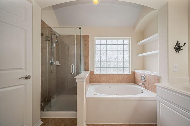 Primary bath | Image 44