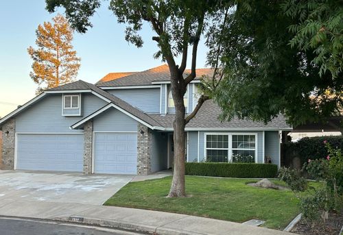 1102 Whispering Pines Dr, Turlock, CA, 95382-0462 | Card Image