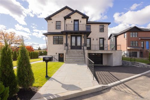 1 Victoria Ln, Yonkers, NY, 10701-5315 | Card Image