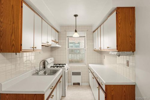 apt-a21-485 Bronx River Rd, Yonkers, NY, 10704-2583 | Card Image