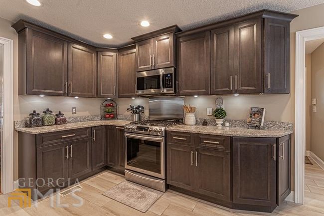 83 N Lake Dr, House other with 5 bedrooms, 4 bathrooms and 3 parking in Newnan GA | Image 16