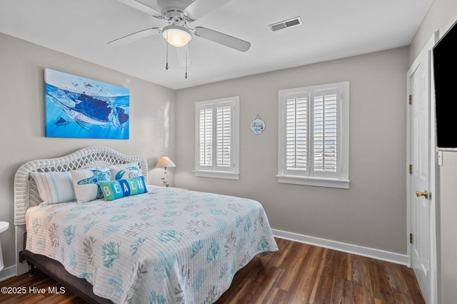 407 Cedar Point Blvd, House other with 3 bedrooms, 3 bathrooms and null parking in Cedar Point NC | Image 16