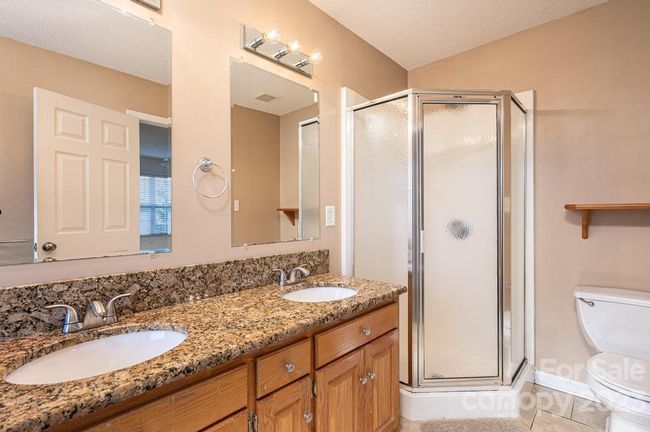 1505 Angela Ct - Primary Bathroom | Image 14