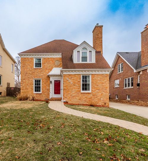 803 S Vine Ave, Park Ridge, IL, 60068-4803 | Card Image