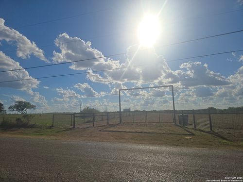 15215 Cassiano Rd, Elmendorf, TX, 78112-4723 | Card Image