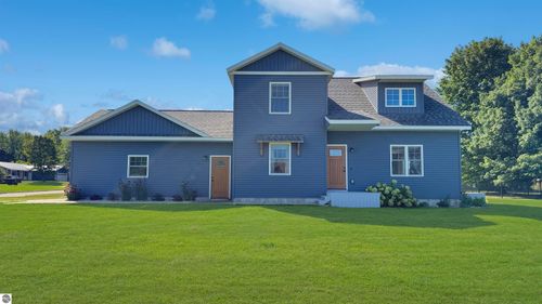 100 Vine St, Cadillac, MI, 49601-2436 | Card Image