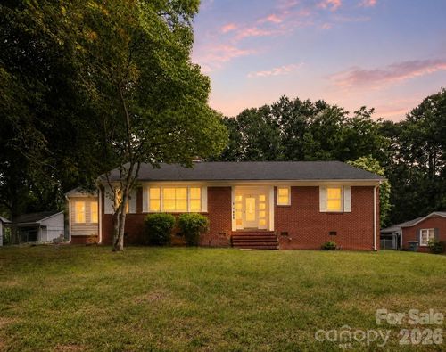 408 Elizabeth St, Gastonia, NC, 28054-4515 | Card Image