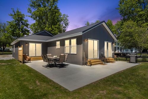 2751 Russell Dr, Wayland, MI, 49348-9327 | Card Image