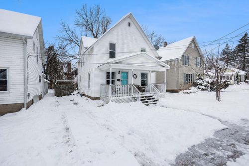 208 Sheridan St, Fremont, MI, 49412-1542 | Card Image