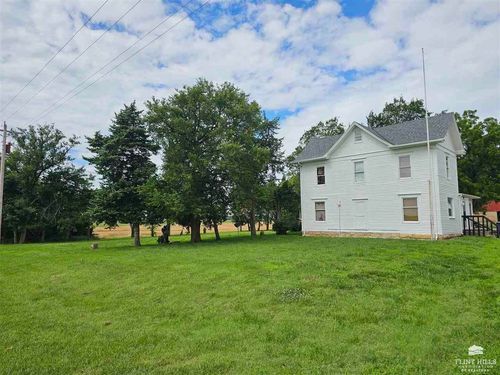 3225 Trail Rd, Chapman, KS, 67431-8879 | Card Image