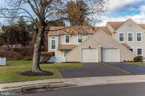 1811 Hennessy Dr, SOUTHAMPTON, PA, 18966-4038 | Card Image