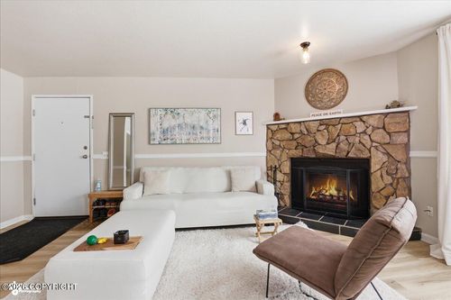 unit-3-355 Donna Dr, Anchorage, AK, 99504-1090 | Card Image