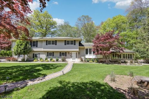 275 Sycamore Ct, Wyckoff, NJ, 07481-3441 | Card Image