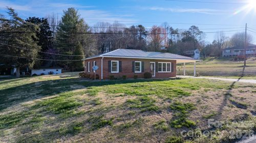 313 Arrowood St Se, Lenoir, NC, 28645-4705 | Card Image