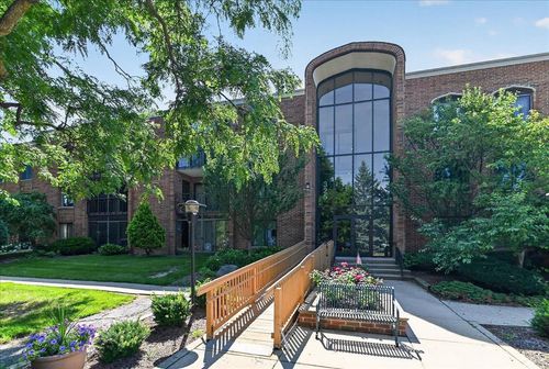 227-325 S Yellowstone Dr, Madison, WI, 53705-4353 | Card Image