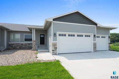 111 Mydland Dr Dr Drive, Harrisburg, SD, 57032 | Card Image