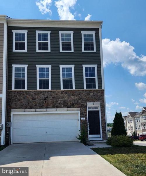 12 Stafford Pl, FALLING WATERS, WV, 25419-1757 | Card Image