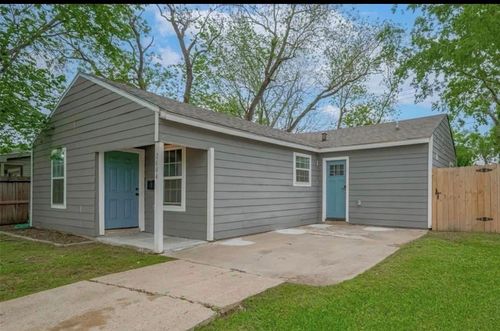 2604 Windsor Ln, Pasadena, TX, 77506-3955 | Card Image