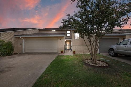 463 Summit Circle, Fredericksburg, TX, 78624 | Card Image