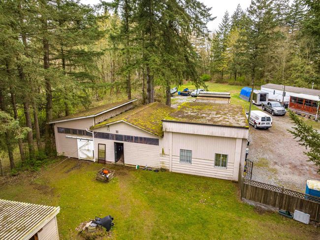 3381 208 St, House other with 3 bedrooms, 2 bathrooms and 9 parking in Langley BC | Image 20