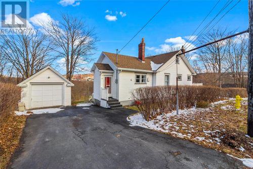 8 Glenridge Cres, St. John's, NL, A1A1T5 | Card Image