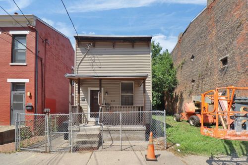 830 Poplar St, Cincinnati, OH, 45214-2520 | Card Image