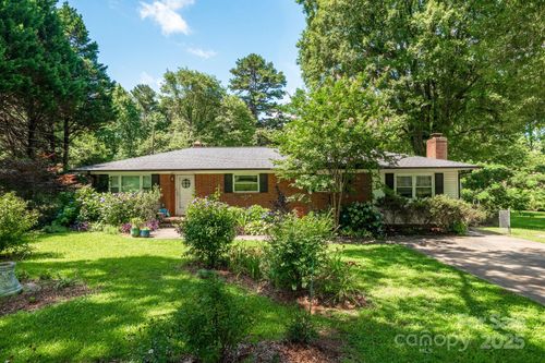 2008 Kimway Dr, Matthews, NC, 28105-4010 | Card Image