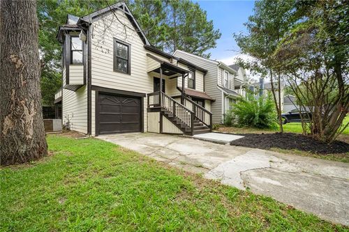 8119 Woodlake Dr, Riverdale, GA, 30274-3941 | Card Image