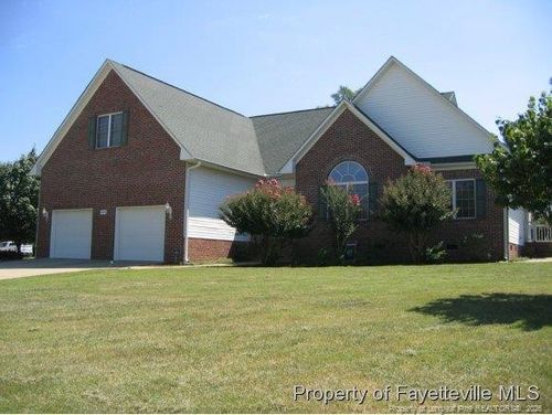 290 Robeson St, Spring Lake, NC, 28390-1653 | Card Image