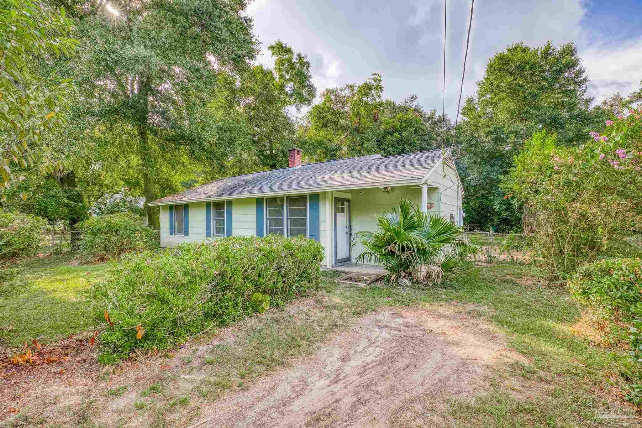 Gail Dr, Pensacola, FL 32505