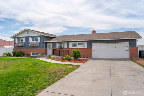 634 N Crestview Dr, Moses Lake, WA, 98837-1417 | Card Image