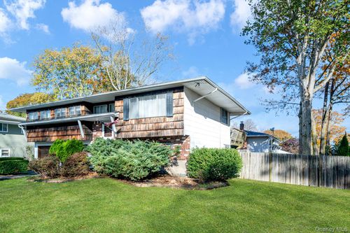 102 Jacqueline Ln, Centereach, NY, 11720-4104 | Card Image