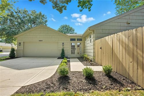 12854 Cambridge Ter, Leawood, KS, 66209-1604 | Card Image