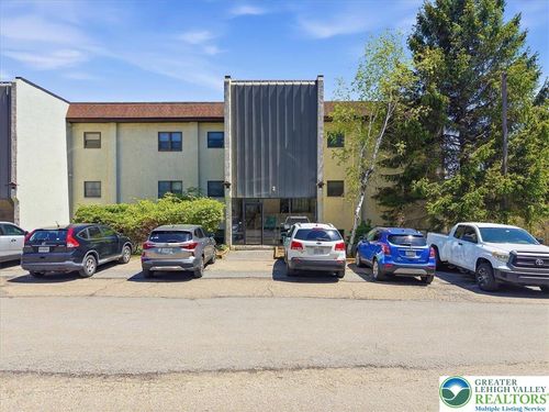 307-146 Foxfire Dr, Mount Pocono, PA, 18344-1698 | Card Image