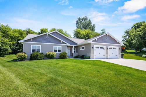 731 Chester Ct, Ripon, WI, 54971-9148 | Card Image