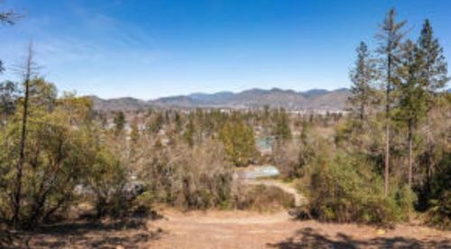 1626 Poplar Dr, Grants Pass, OR, 97527-5420 | Card Image