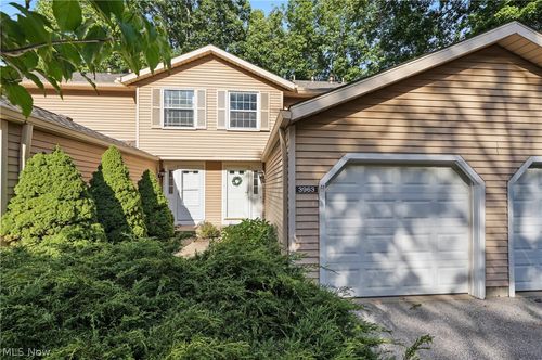3963 Lake Run Blvd, Stow, OH, 44224-4341 | Card Image