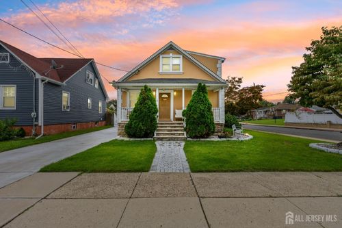 18 Grochowiak St, South River, NJ, 08882-1507 | Card Image