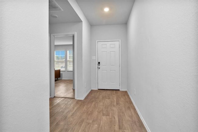127 Barton Creek Dr, House other with 4 bedrooms, 2 bathrooms and 2 parking in Huntsville TX | Image 6